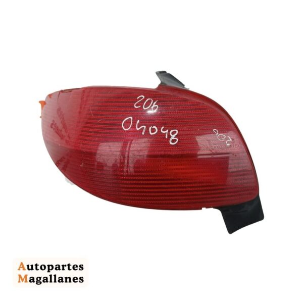 Farol trasero izquierdo Peugeot  206, Ref: 4048-zzR2D15