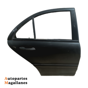 Puerta trasera derecha Mecredes Benz 250 , Ref: 9137-zz