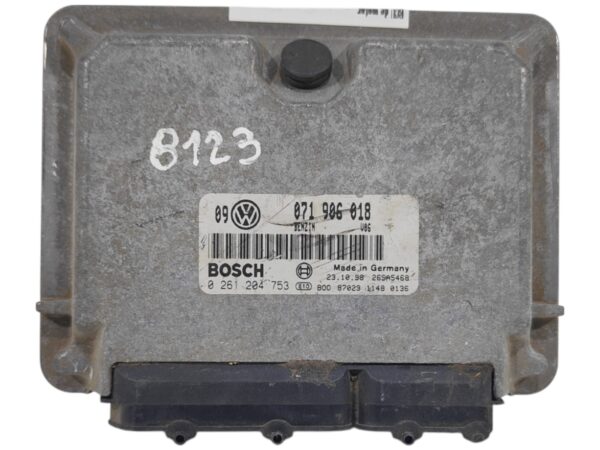 ECU de motor Volkswagen GOLF IV 2.3 VR 1998, Ref: 8123-K3B7